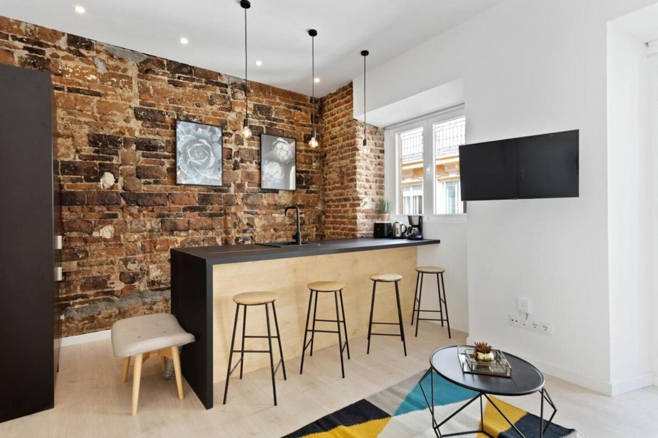 Modern 1 Bedroom Near Lavapies Appartamento